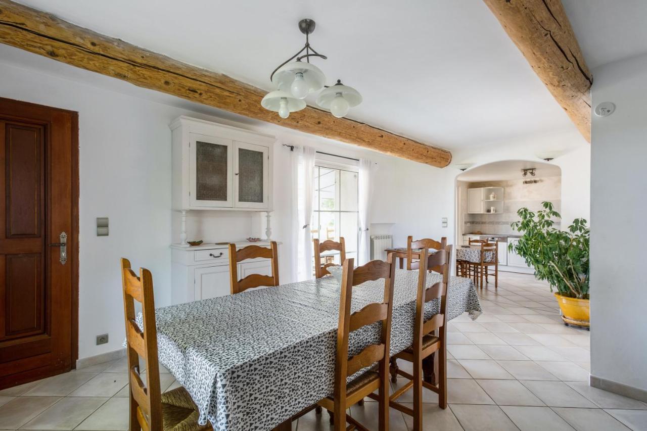 Villa Charmante A La Tour-D'Aigues Avec Piscine Privee Exteriör bild