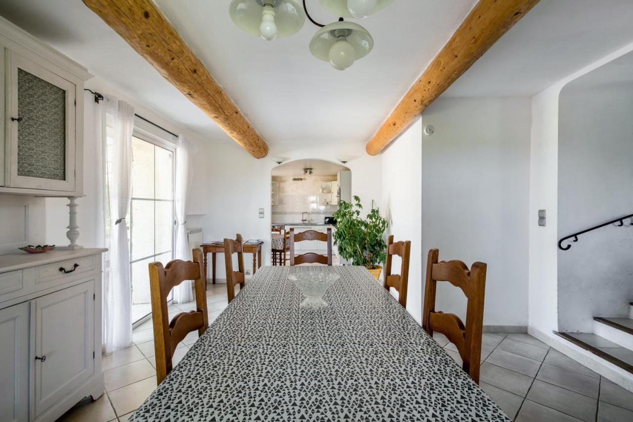 Villa Charmante A La Tour-D'Aigues Avec Piscine Privee Exteriör bild